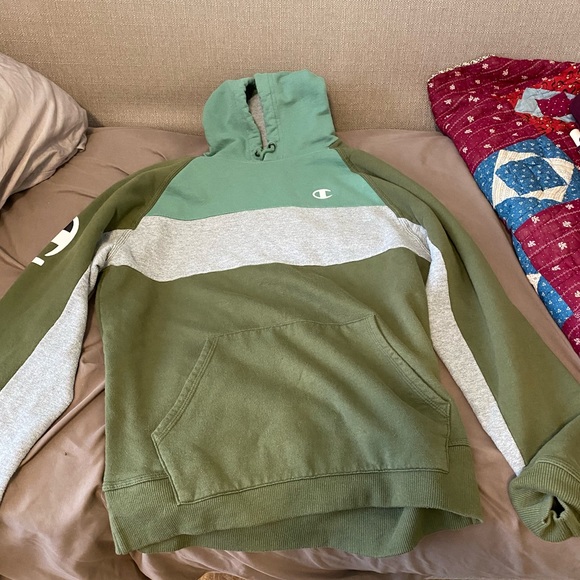 Champion Sweatshirt - Picture 1 of 3